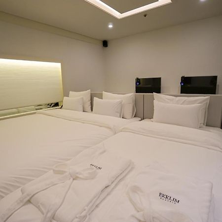 Ekklim Classic Hotel Pyeongtaek Buitenkant foto