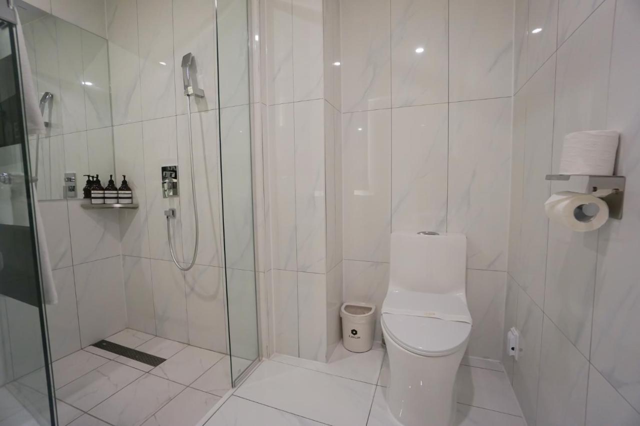 Ekklim Classic Hotel Pyeongtaek Buitenkant foto